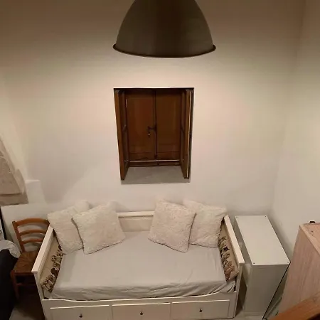 Holiday home Thalassovouni Traditional House In The Center Of The Village *
