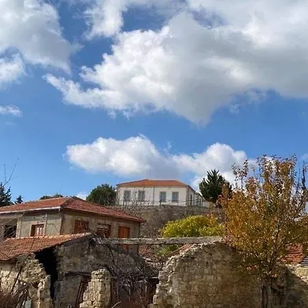 Holiday home Thalassovouni Traditional House In The Center Of The Village